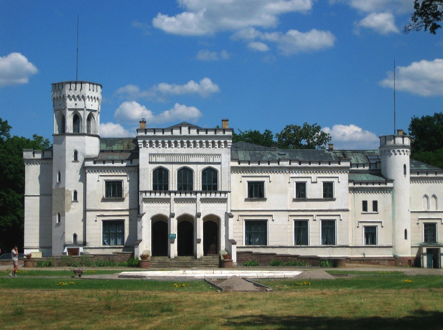 Bedlewo castle from the front \n (Click for next picture)