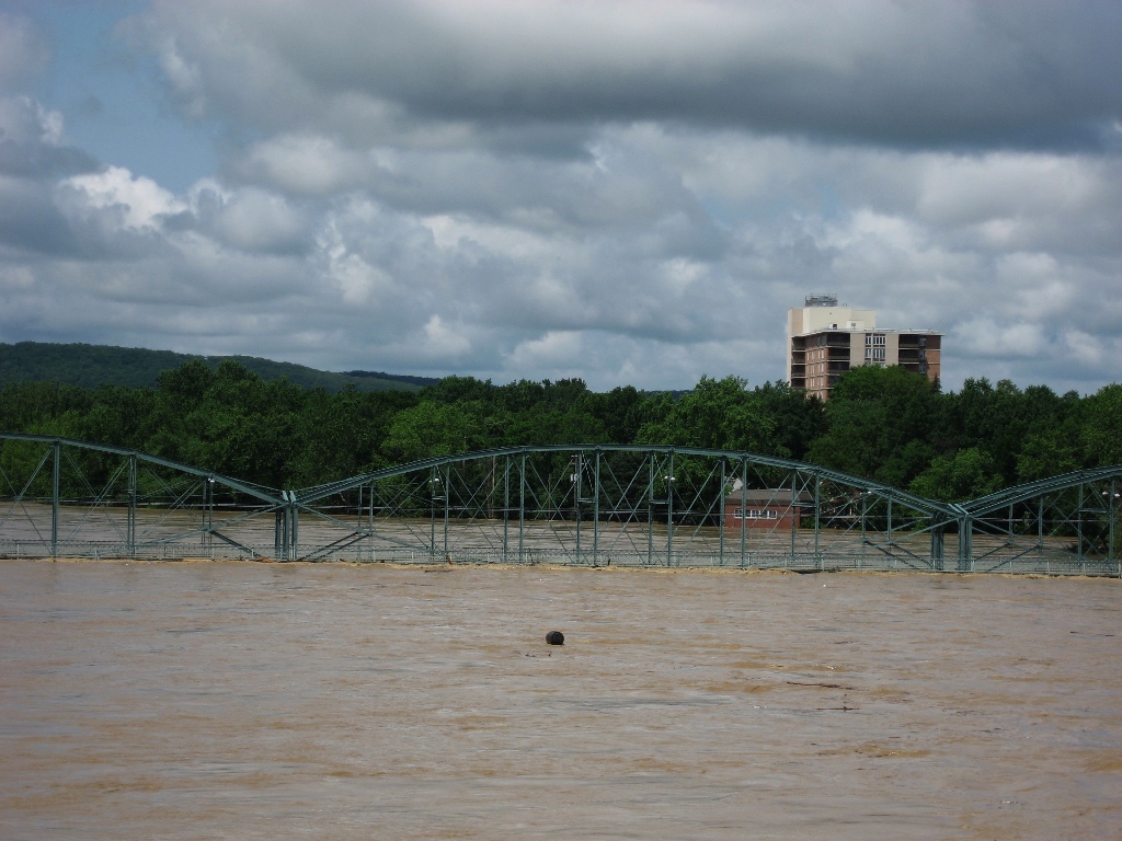 Washington Street Bridge \n (Click for next picture)