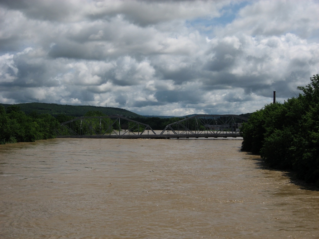 Exchange Street bridge \n (Click for next picture)