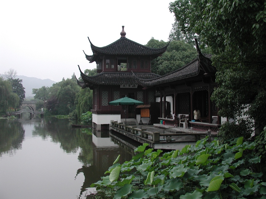 West Lake, Hangzhou \n (Click for next picture)